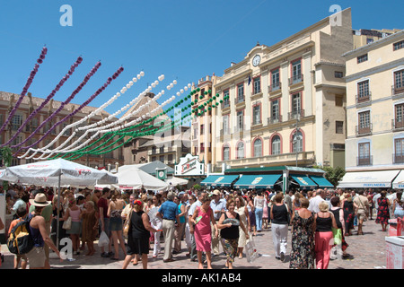 Plaza de la Constitucion durante la feria de malaga (Feria de Agosto) nel Casco Antiguo (Città Vecchia), Malaga, Andalusia, Spagna Foto Stock