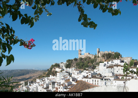 Casares, uno dei Pueblos Blancos, di navigazione dalla Costa del Sol, Andalusia, Spagna Foto Stock