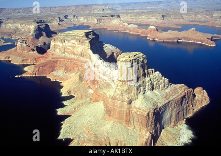 Una veduta aerea della slickrock canyon di arenaria attorno al lago Powell Foto Stock