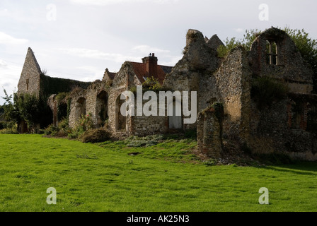 Walsingham le rovine del vecchio convento ora proprietà privata Little LT Walsingham North Norfolk Inghilterra . Regno Unito 21 agosto 2006 HOMER SYKES Foto Stock