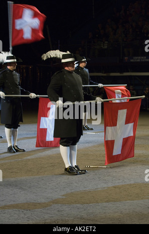 La Top Secret Drum Corp dalla Svizzera al Edinburgh Tattoo militare Foto Stock