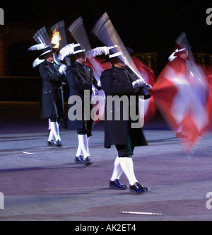 La Top Secret Drum Corp dalla Svizzera al Edinburgh Tattoo militare Foto Stock