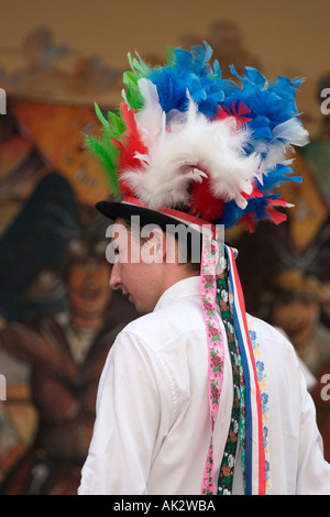 Tractengruppe Sunneblueme balli di gruppo a un festival di ceramiche in Soufflenheim Alsace Francia, settembre 2005 Foto Stock