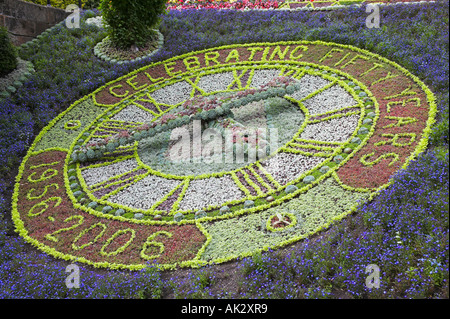 L'orologio floreale in Princes Street Gardens, Edimburgo, Scozia. Foto Stock