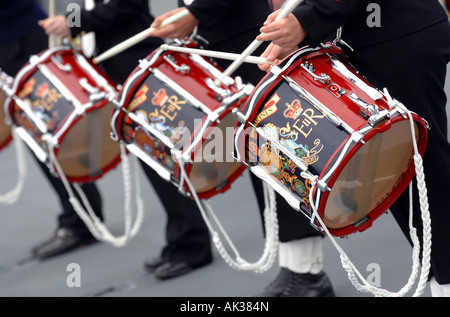 Sea Cadet Corp batteristi di banda, Gran Bretagna, Regno Unito Foto Stock