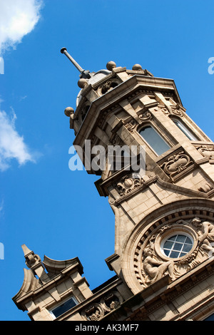 Attraente di vecchi edifici in Leeds City Centre West Yorkshire Inghilterra Foto Stock