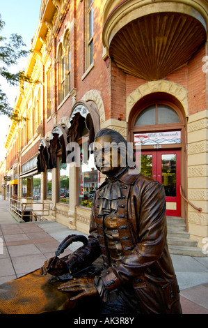 Il presidente Thomas Jefferson sulle elezioni presidenziali a piedi nel centro storico di Rapid City South Dakota dallo scultore Edward E Hlavka Foto Stock