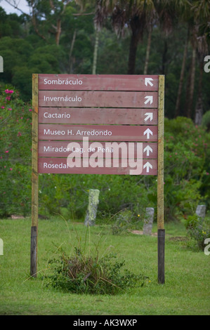 Sud America Uruguay Rocha Parque Nacional Santa Teresa segno direzionale Foto Stock