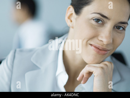 Imprenditrice sorridente, ritratto Foto Stock