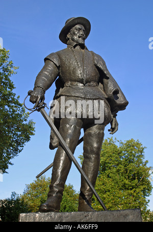 Sir Walter Raleigh statua Greenwich London REGNO UNITO Foto Stock