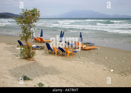 La spiaggia di Alykes Zante Grecia, in una giornata di vento in ottobre. Foto Stock