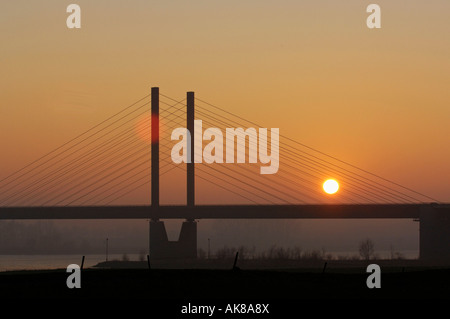 Ponte sul fiume Reno / Rees Foto Stock