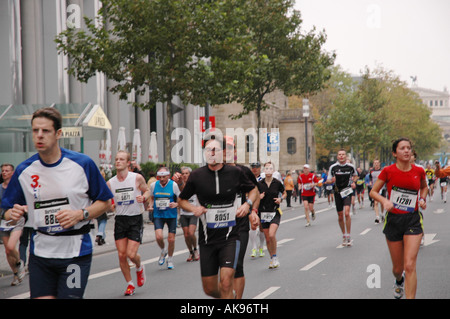 Maratona Marathonlauf, Frankfurt am Main, Germania Foto Stock