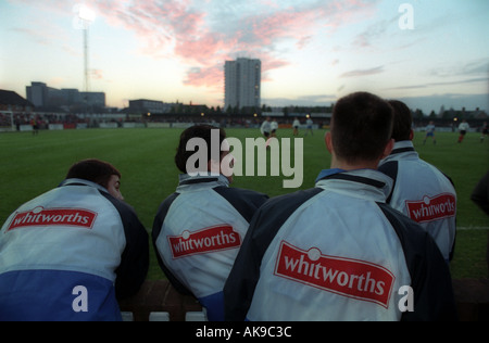 Credito MICHAEL CRAIG 16 11 96 Borehamwood Rushden e diamanti FA Cup 1° round corretto i giovani giocatori di squadra guardare t Foto Stock