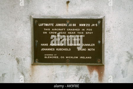 Isola di Dursey Funivia Penisola Bearra Co Cork in Irlanda memoriale per equipaggio di si è schiantato Junkers Ju88 23 luglio 1943 Luftwaffe Foto Stock