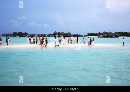 Maldive party sulla spiaggia del resort Sonevagili Foto Stock