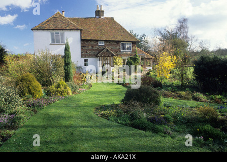 Church Hill Cottage Kent ampi prati in primavera Foto Stock