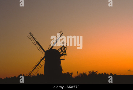 Mulino a vento al tramonto Patcham Brighton East Sussex England Foto Stock