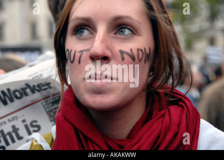 Fermare la guerra di dimostrazione 8 Ott 2007 che inizialmente è stato vietato ma terminava con 5000 in marcia verso la piazza del Parlamento Foto Stock