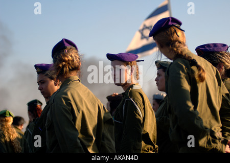 Un gruppo di soldati femmina da 84'Givati' della brigata di fanteria in Israele Foto Stock