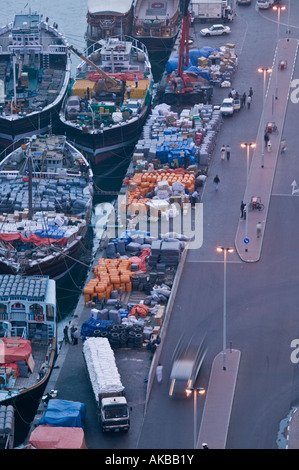 I UAE Dubai, Deira, Vista Aerea di pontili Dhow Foto Stock