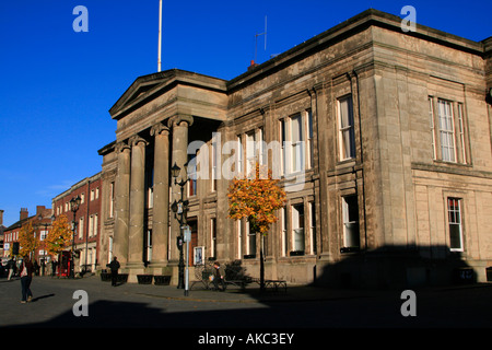 Macclesfield town center municipio edificio civile i colori autunnali cheshire england Regno unito Gb Foto Stock