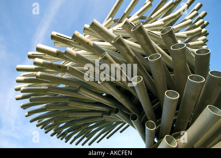 Il canto squilla albero, una scultura vicino a Burnley, Lancashire, Regno Unito. Uno del Lancashire Panopticons serie. Foto Stock