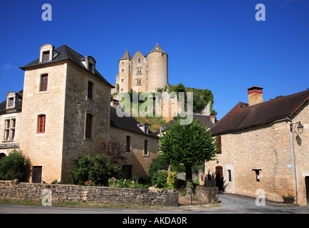 Il Castello e il borgo di Salignac Eyvigues Foto Stock