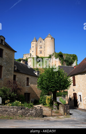 Il Castello e il borgo di Salignac Eyvigues Foto Stock