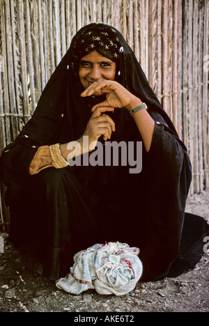 Ritratto di donna sorridente, Sohar, Oman Foto Stock