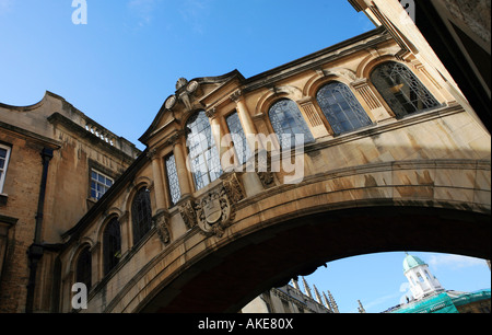 Il ponte di collegamento tra le parti di Hertford College. Oxford. Noto come il Ponte dei Sospiri dalla sua somiglianze al ponte veneziano. Foto Stock