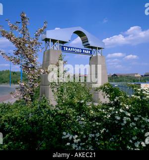 Firmare all'entrata di Trafford Park, Salford Quays, Greater Manchester, Inghilterra, Regno Unito. Foto Stock