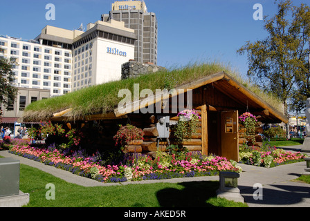 Ancoraggio Visitor Information Centre Anchorage in Alaska AK U S Stati Uniti log cabin sod tetto turismo turistica Foto Stock