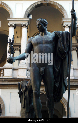 Antonio Canova s statua di Napoleone Bonaparte intitolato Napoleone come Marte Accademia di Brera cortile Milano Italia Foto Stock