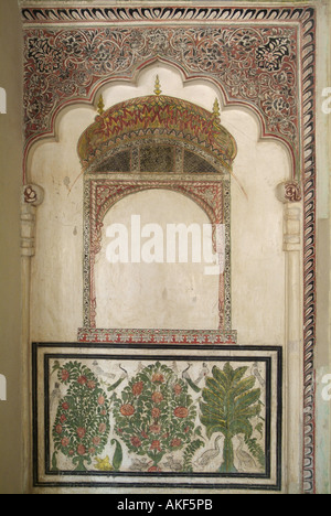 Dettaglio delle opere d'arte all'interno Ahichatragarh Fort Nagaur in India Foto Stock