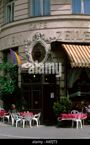 Österreich, Wien 5, Café Savoy (Cafe Wienzeile) am Naschmarkt, Linke Wienzeile 36 Foto Stock