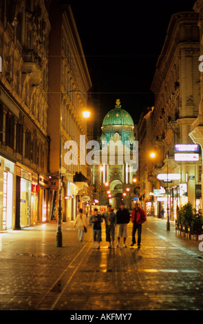 Österreich, Wien 1, Blick über den Kohlmarkt zur Kuppel des Michaelertraktes der Hofburg Foto Stock