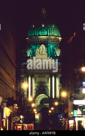 Österreich, Wien 1, Blick über den Kohlmarkt zur Kuppel des Michaelertraktes der Hofburg Foto Stock