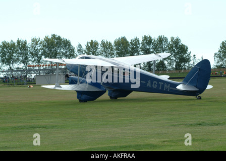 De Havilland Dragon Rapide DH89 aereo a terra a Goodwood Meeting 2005 Foto Stock