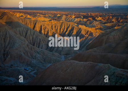 Il veicolo al termine del lavaggio Arcobaleno Anza Borrego Desert State Park Borrego Springs San Diego County in California negli Stati Uniti Foto Stock