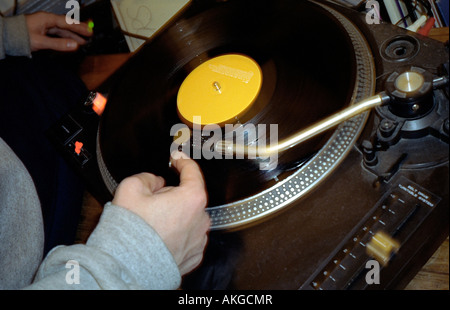 Dj hip con le loro mani e graffi Foto Stock