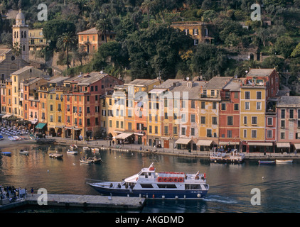 Una vista di Portofino da sopra la Liguria Italia Foto Stock