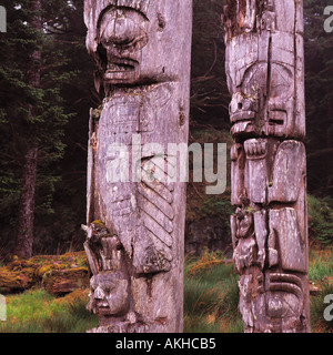 Totem, Ninstints, Haida Gwaii, (Queen Charlotte isole), BC, British Columbia, Canada - Anthony Isola, Gwaii Haanas Park Foto Stock