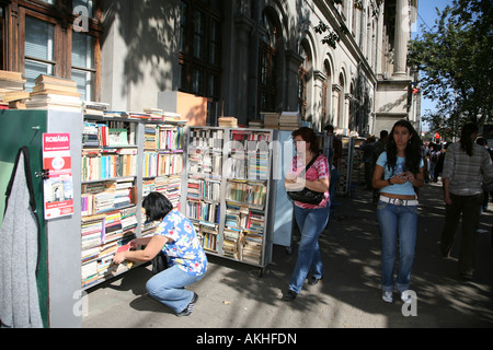 Edicola in street Bucharest Romania Foto Stock