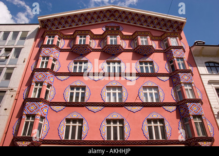 La famosa facciata del vecchio popolo s Banca prestito edilizia architettura da Ivan Vurnik in Miklosiceva Cesta Ljubljana Slovenia Foto Stock