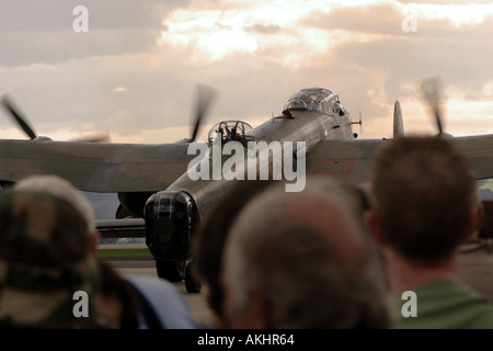 La RAF s WW2 più pesante il bombardiere Avro Lancaster Foto Stock