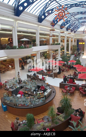 Vista generale di Atlantide mall in Nantes FRANCIA Foto Stock