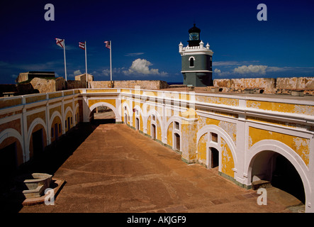 Faro, cortile, El Morro, El Morro fortezza, forte, fortezza, il museo militare, navale, museo, San Juan Vecchia San Juan, Puerto Rico Foto Stock