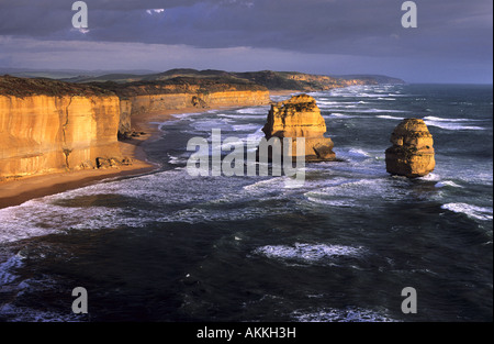 I dodici apostoli, Great Ocean Road, Parco Nazionale di Port Campbell, Australia Foto Stock