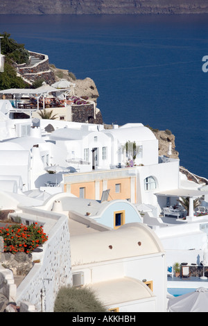 Cliff-top villaggio di Oia Santorini Grecia Foto Stock